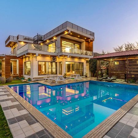 Stayvista'S Bella Dream - Mountain-View With Outdoor Pool, Lawn Featuring A Gazebo & Indoor Games Удайпур Екстер'єр фото