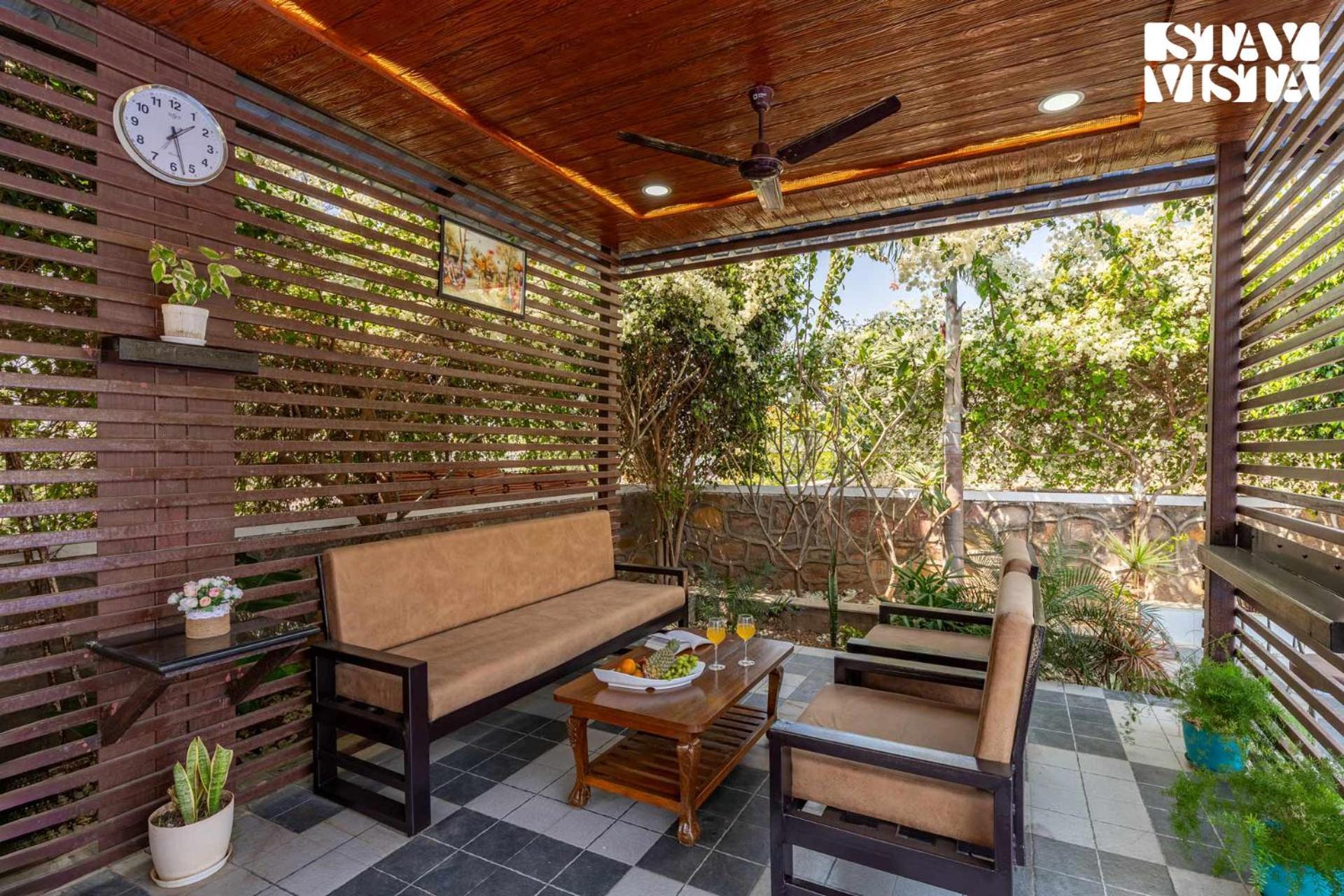 Stayvista'S Bella Dream - Mountain-View With Outdoor Pool, Lawn Featuring A Gazebo & Indoor Games Удайпур Екстер'єр фото