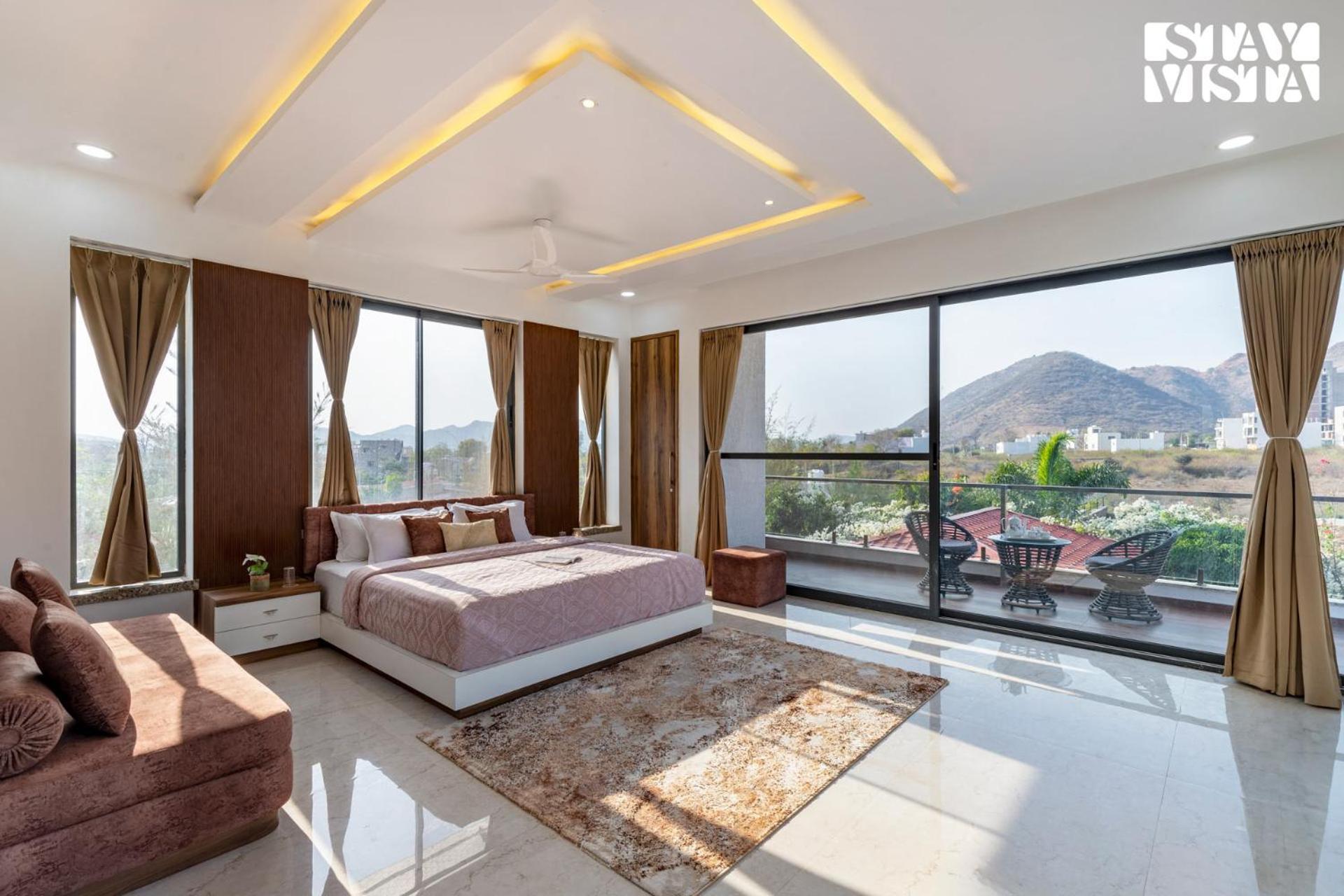 Stayvista'S Bella Dream - Mountain-View With Outdoor Pool, Lawn Featuring A Gazebo & Indoor Games Удайпур Екстер'єр фото