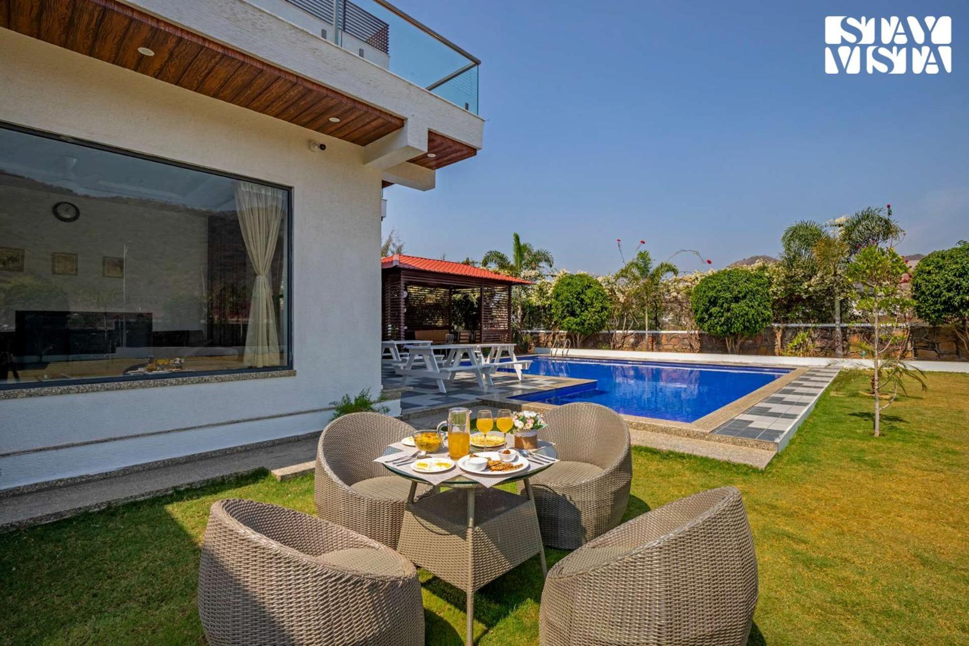Stayvista'S Bella Dream - Mountain-View With Outdoor Pool, Lawn Featuring A Gazebo & Indoor Games Удайпур Екстер'єр фото